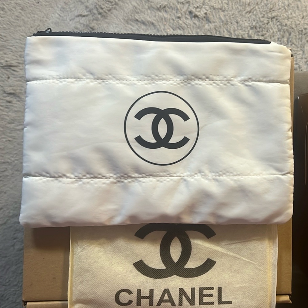 Chanel White Pouch makeup bag with dust cover pouch
